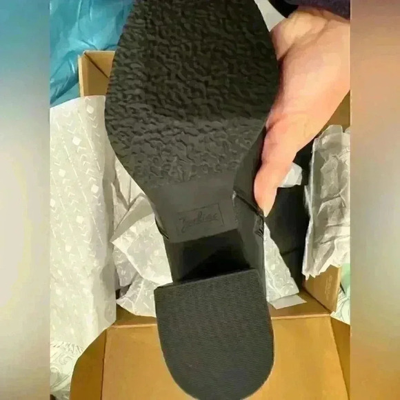 NIB Zodiac Rexx Block Heel Bootie (Women) Sz 9M black - Picture 4 of 5